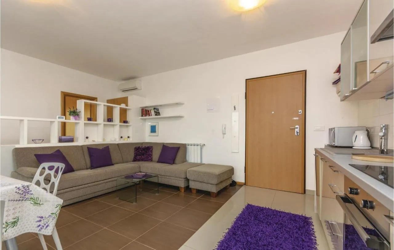 1 Bedroom Lovely Apartment In Rovinj