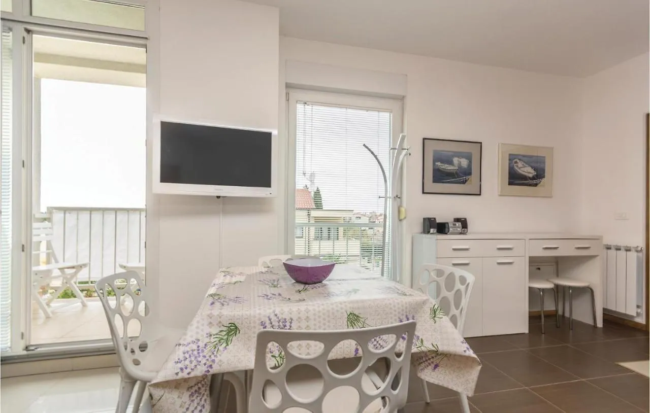 1 Bedroom Lovely Apartment In Rovinj