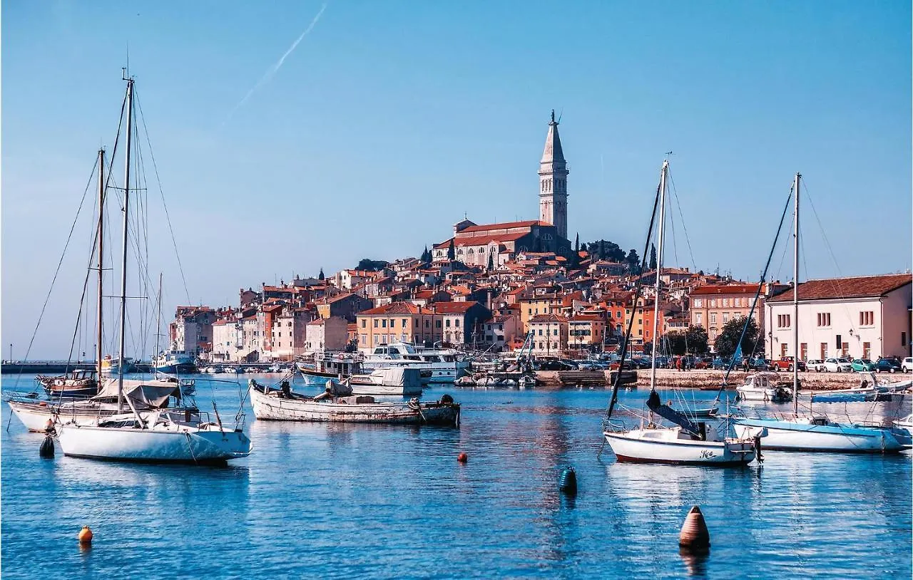1 Bedroom Lovely Apartment In Rovinj