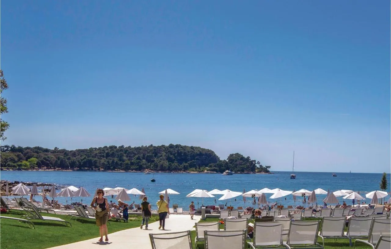 1 Bedroom Lovely Apartment In Rovinj 0*,