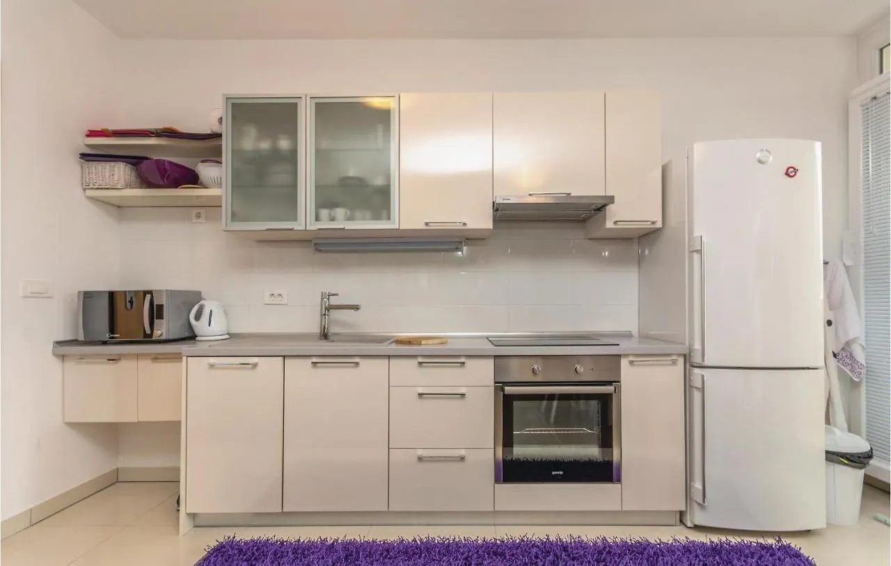 1 Bedroom Lovely Apartment In Rovinj